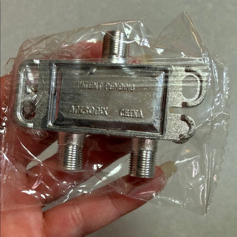 Silver 2-Way Cable Splitter NIP - Picture 7 of 7